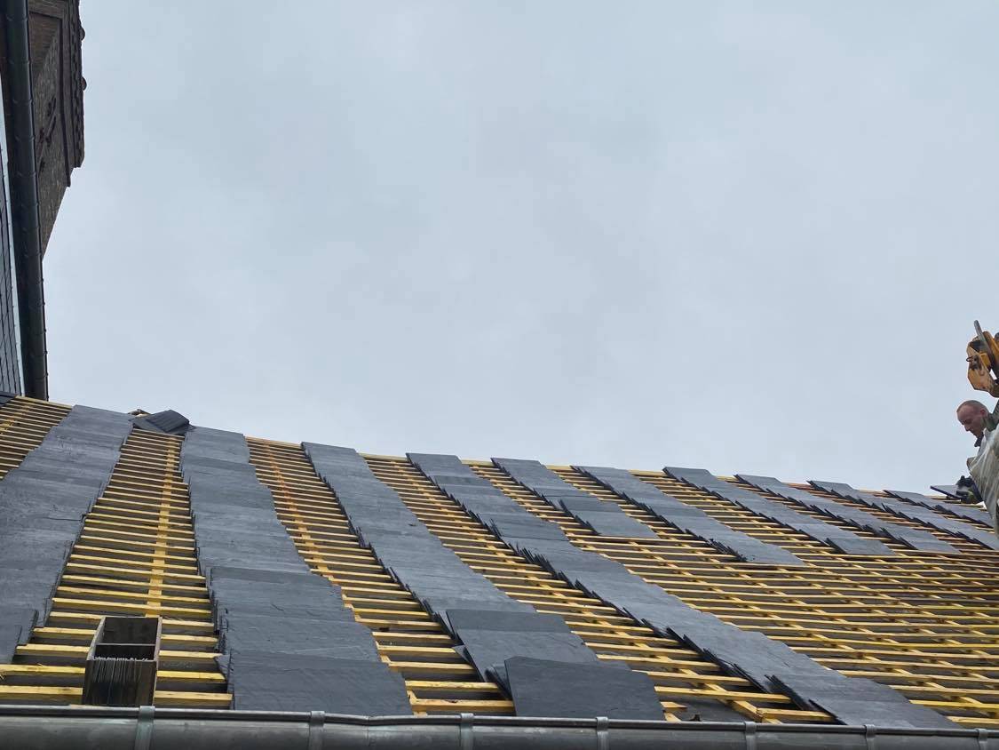 Rénovation de toiture en ardoise naturel d'Espagne en Seine-Maritime 76