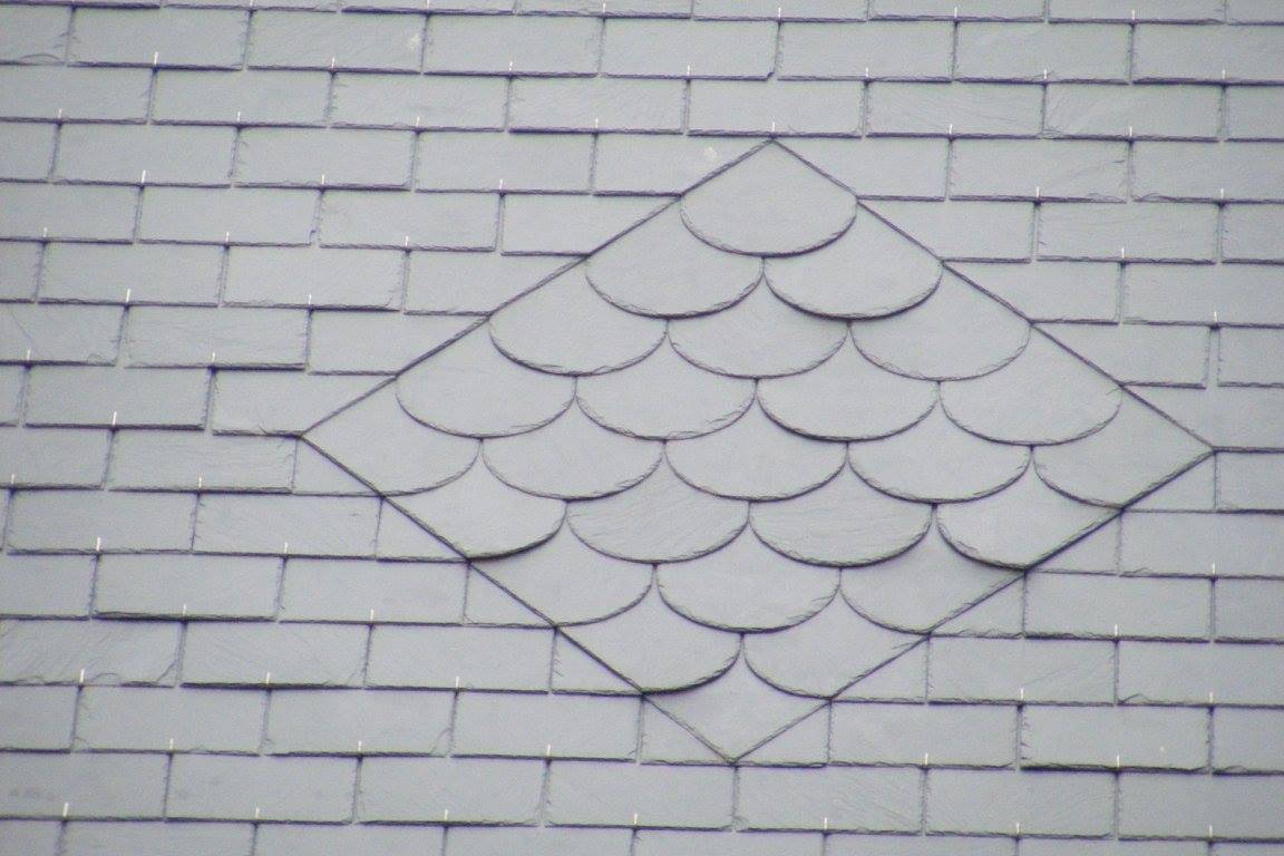 Entreprise de couverture pour le démoussage de toiture de maison proche de Fécamp