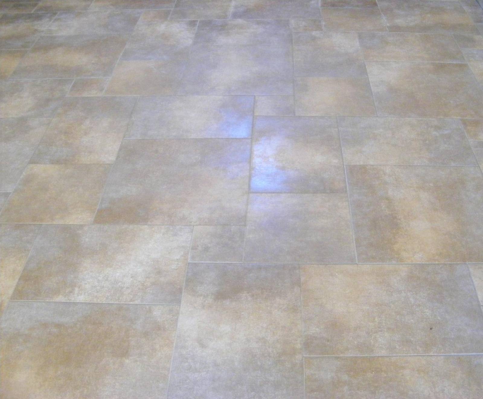 Revêtement en carrelage au sol différent formats à Valmont 76