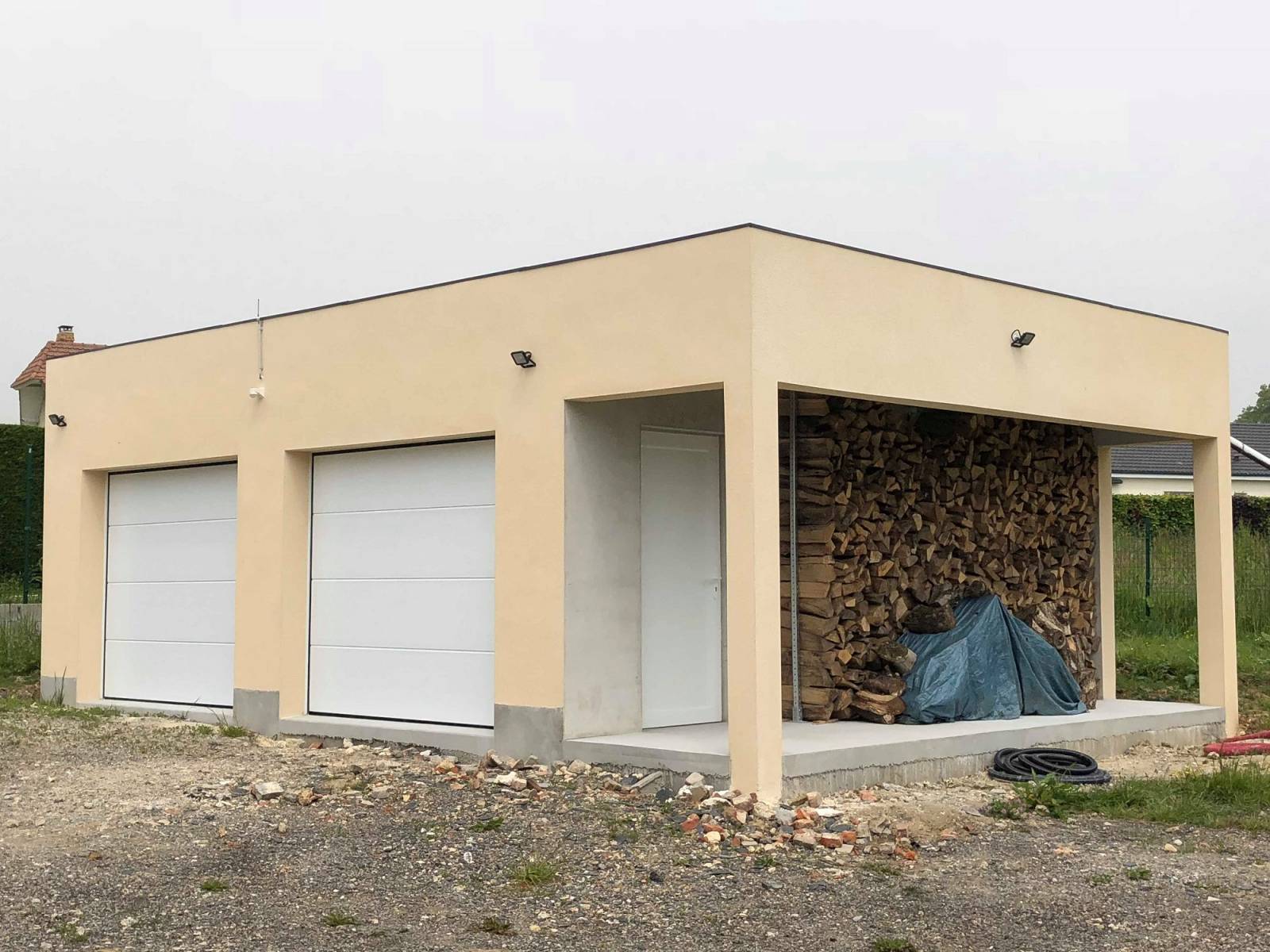 Réalisation d'un double garage avec appenti