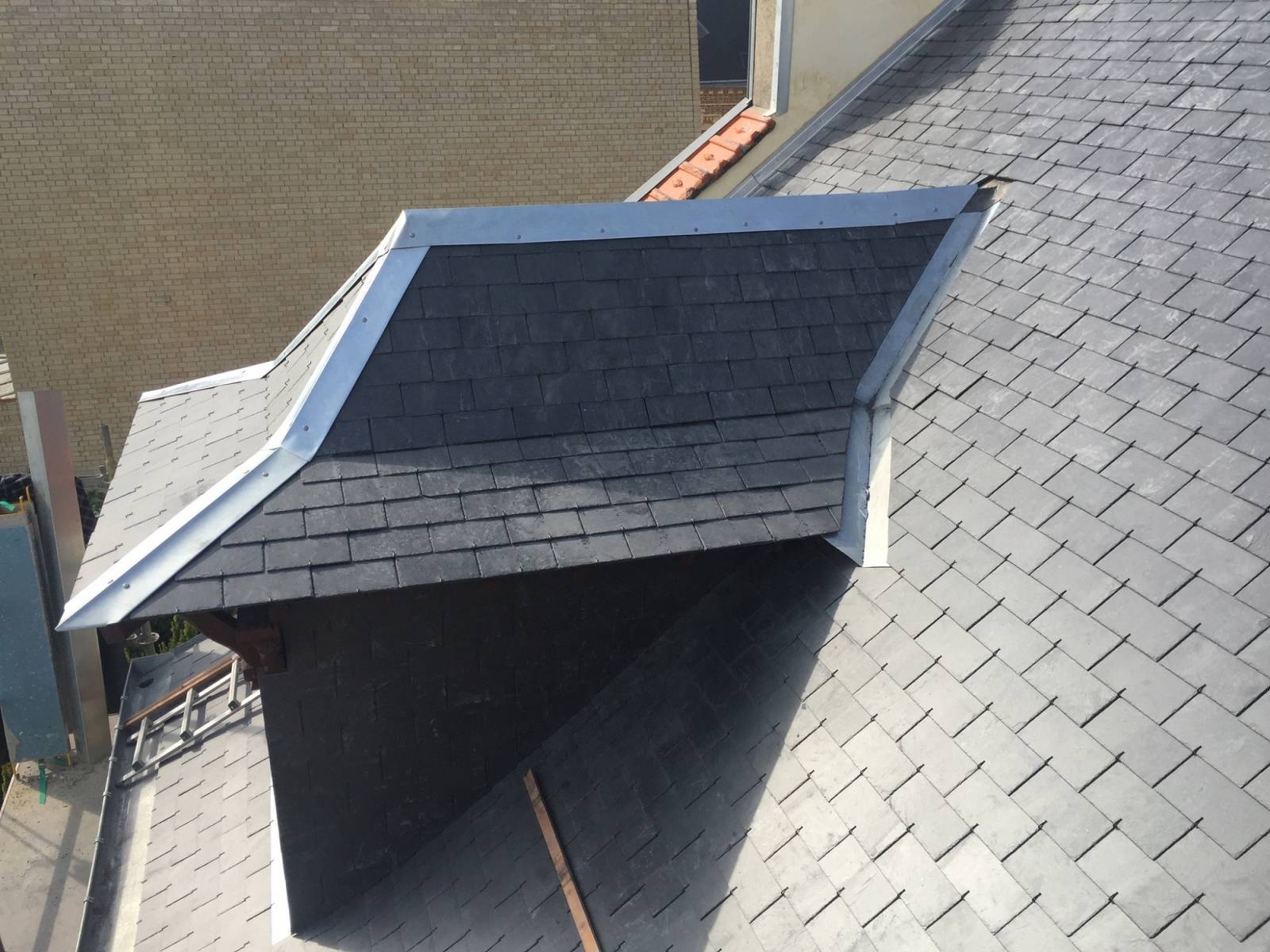 Réfection de lucarne avec faîtage zinc