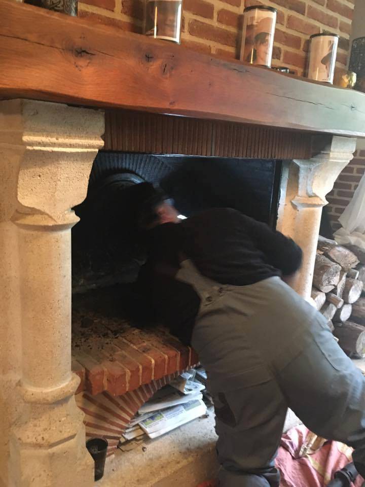 Ramonage des cheminée à l'âtre, insert et poêle à bois