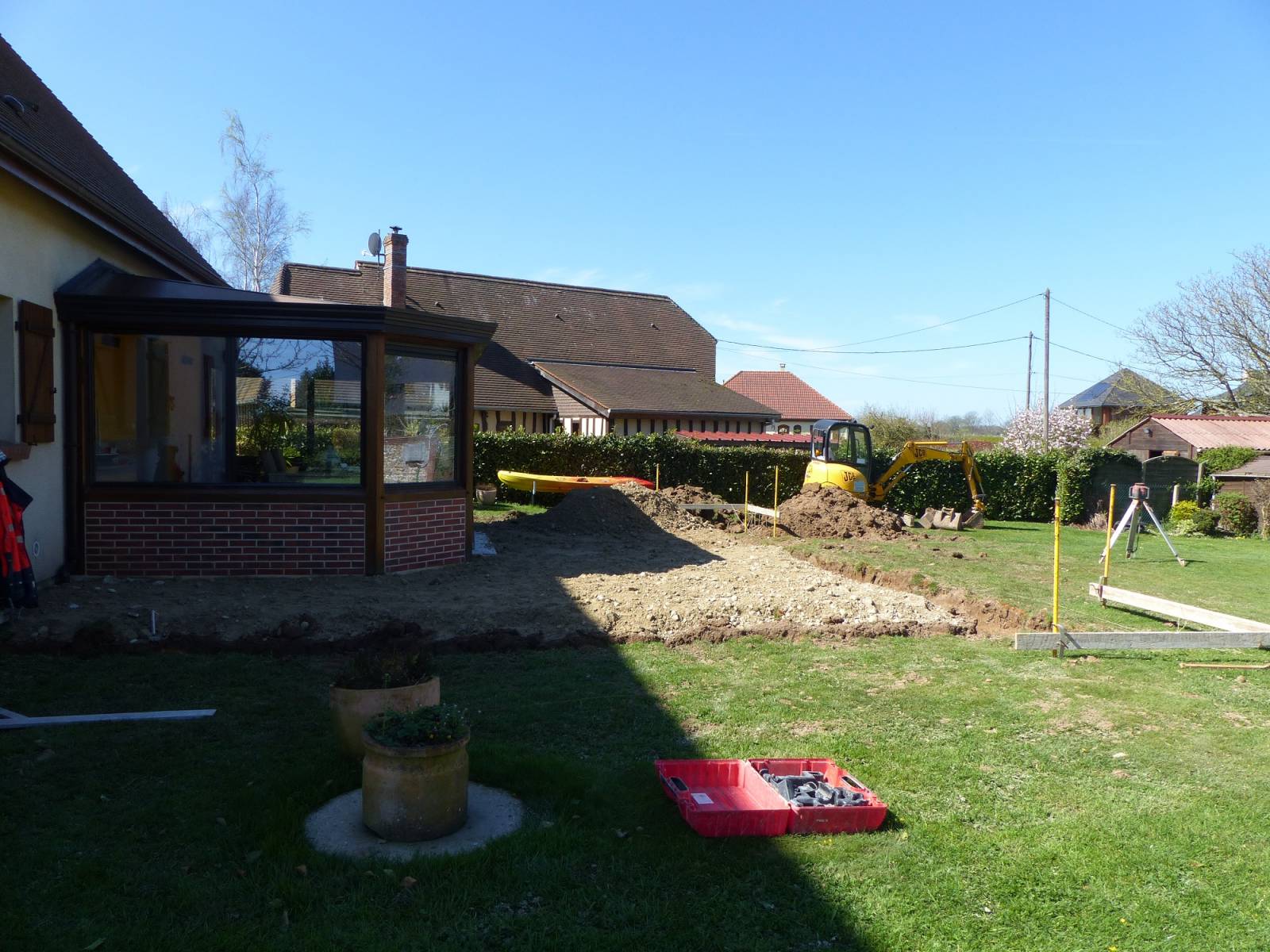 Création d'une terrasse en béton recouverte d'un carrelage proche Valmont 76